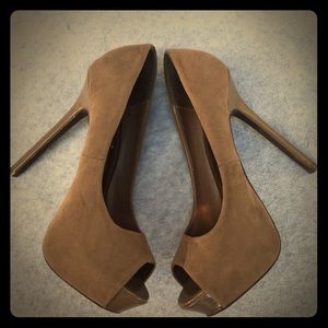 Platform peekaboo heels / spikes